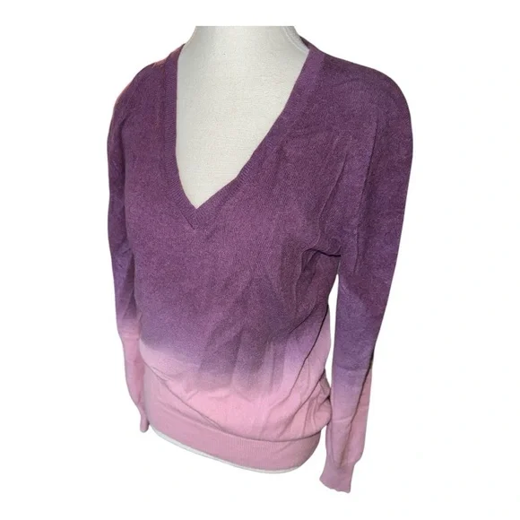 Lord & Taylor 100% Cashmere V-Neck Sweater XS Purple Pink Ombre Gradient Soft - Picture 6 of 12